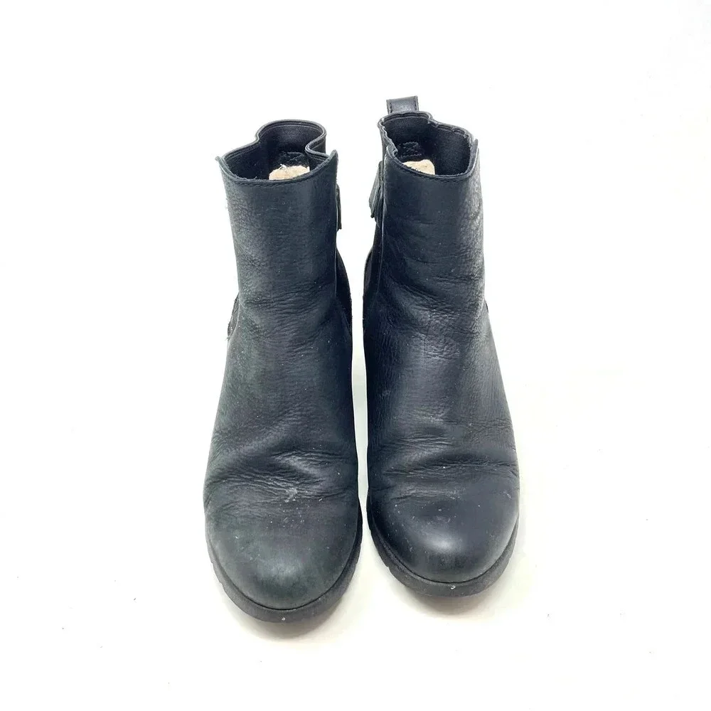 UGG Indra Wedge Booties Black Leather Size US 9‎